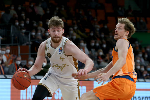 借哈兰德的 借哈兰德的